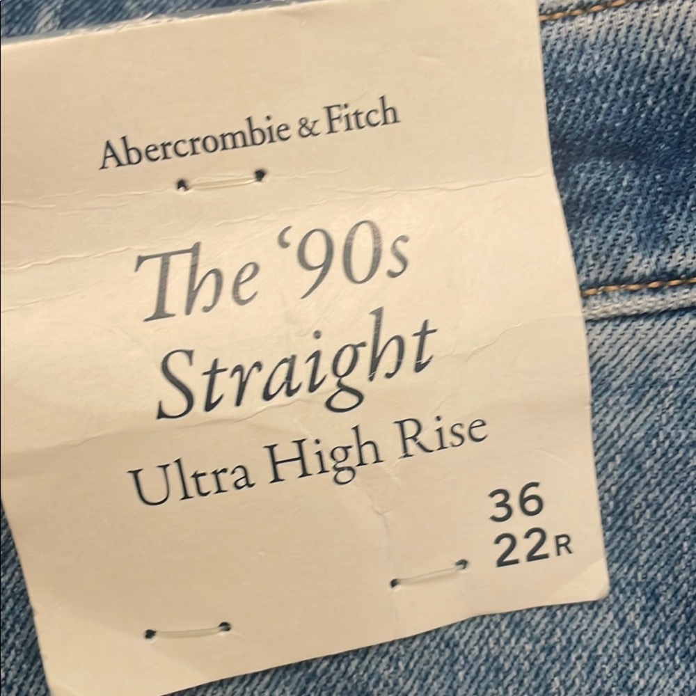 A&F 90’s Straight High Rise Medium Wash Jeans - Picture 3 of 6